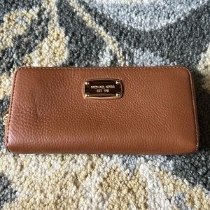 Michael kors wallet